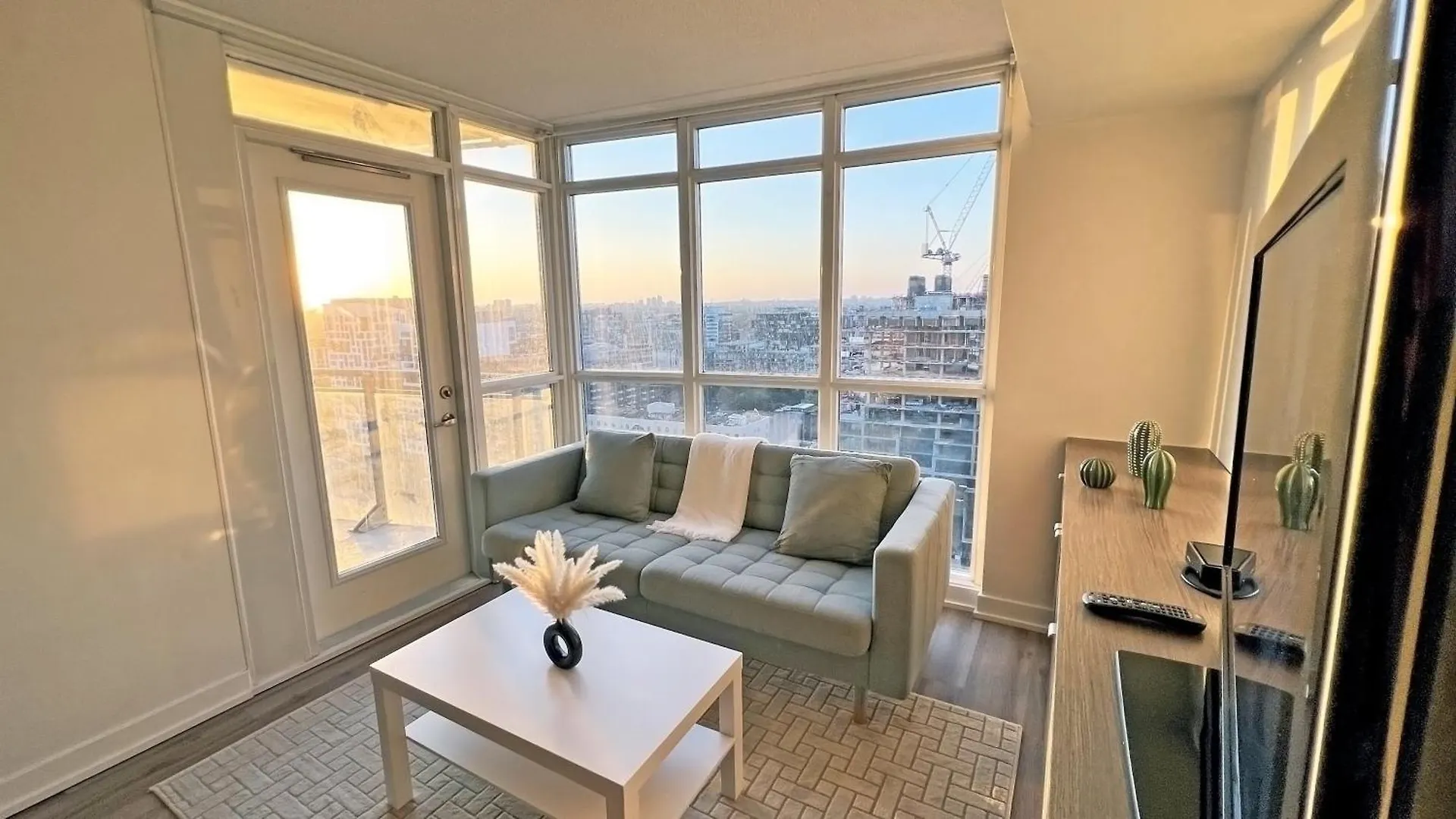 Cozy Condo In Downtown Toronto + Free Parking Appartement