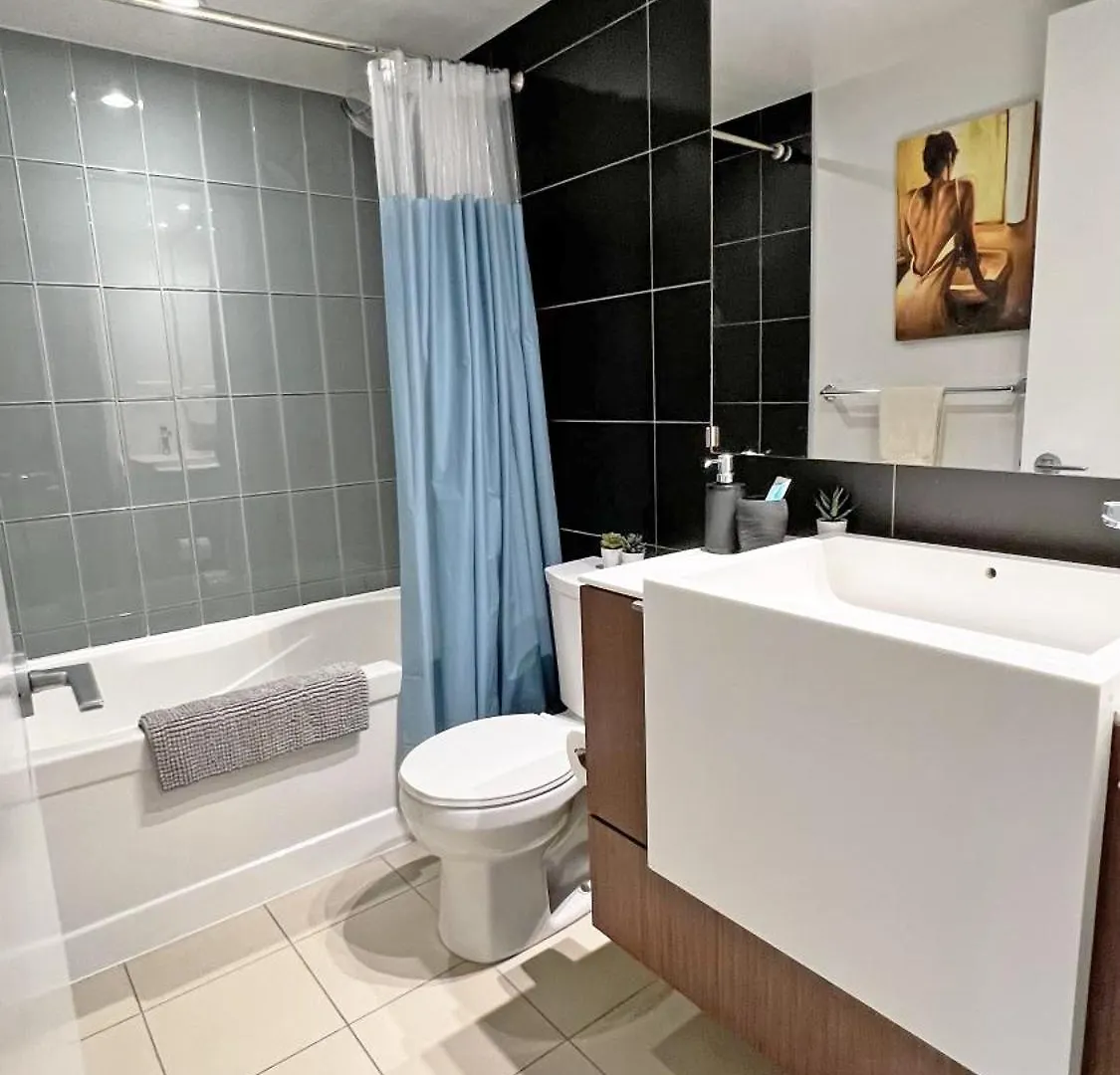 Cozy Condo In Downtown Toronto + Free Parking 0*,  Canada
