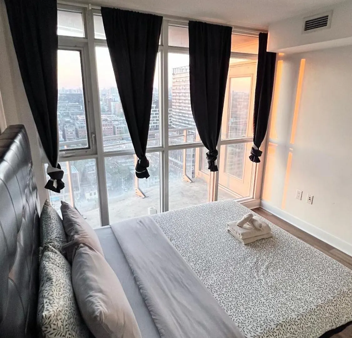 Cozy Condo In Downtown Toronto + Free Parking 0*,  Canada